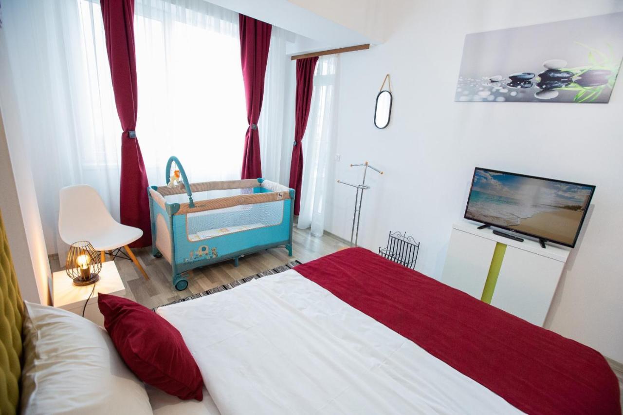 Elegance Apartment Summerland Mamaia Esterno foto